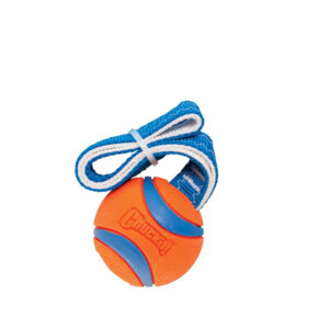 Apportieren, ziehen und spielen mit Ihrem Hund. Einfach weg zu werfen durch das Band. Keine schmutzigen Hände mehr, weil man den Tennisball nicht mehr anfassen muß. Der originelle Chuckit! Ultra Tennisball ist verwendet. Ideal zum Ziehen mit Ihrem Hund.
