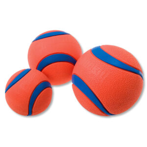 Der Chuckit! Ultra Ball wurde speziell für das Apportierspiel entwickelt und hüpft höher und weiter als jeder andere Ball! Der Ball besteht aus langlebigem Gummi und ist dank seiner leuchtenden Farben gut sichtbar. Der extra dicke Gummikern und das hochwertige Material sorgen dafür, dass der Ball gut schwimmt, so dass der Chuckit! Ultra Ball auf jedem Terrain eingesetzt werden kann!