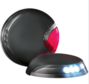 Lightning System ist die perfekte Ergänzung für Ihre FLEXI-Roll-Leine, um die Sichtbarkeit und Sicherheit bei Spaziergängen in der Dämmerung oder Dunkelheit zu maximieren. Speziell entwickelt für eine nahtlose Integration, bietet dieses Beleuchtungssystem einen zuverlässigen Schutz für Sie und Ihren Hund.